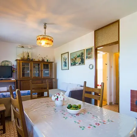 Holiday House Nera 펜션 스프리트스카