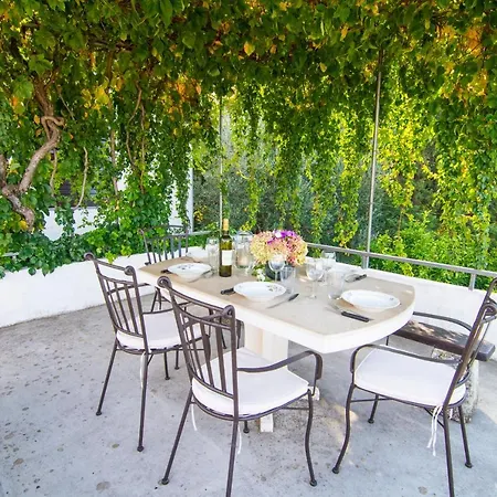 Holiday House Nera 펜션 스프리트스카